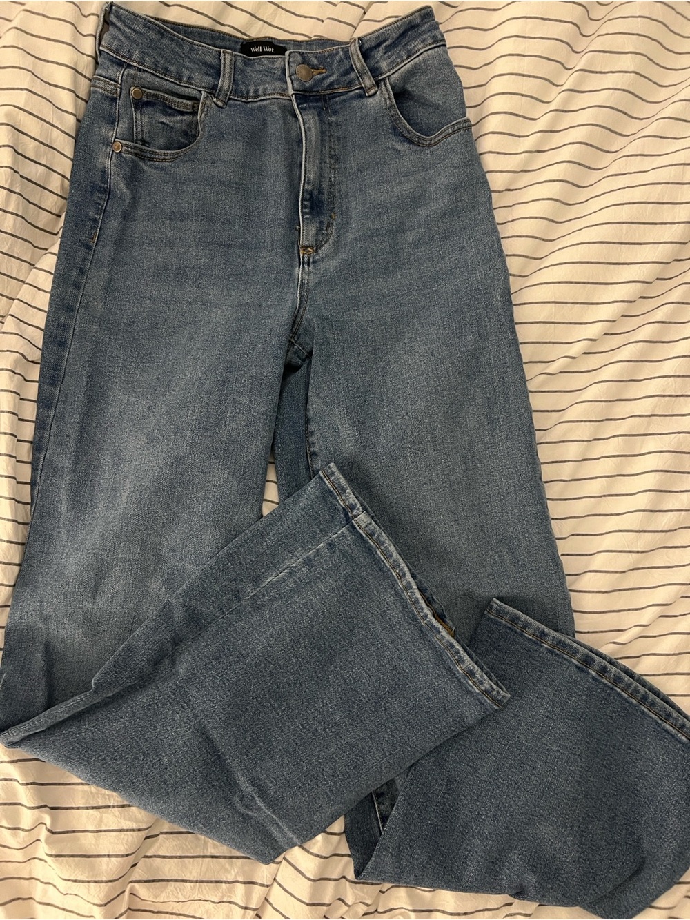 Well Worn Women's Flare Jeans in Medium Blue Wash